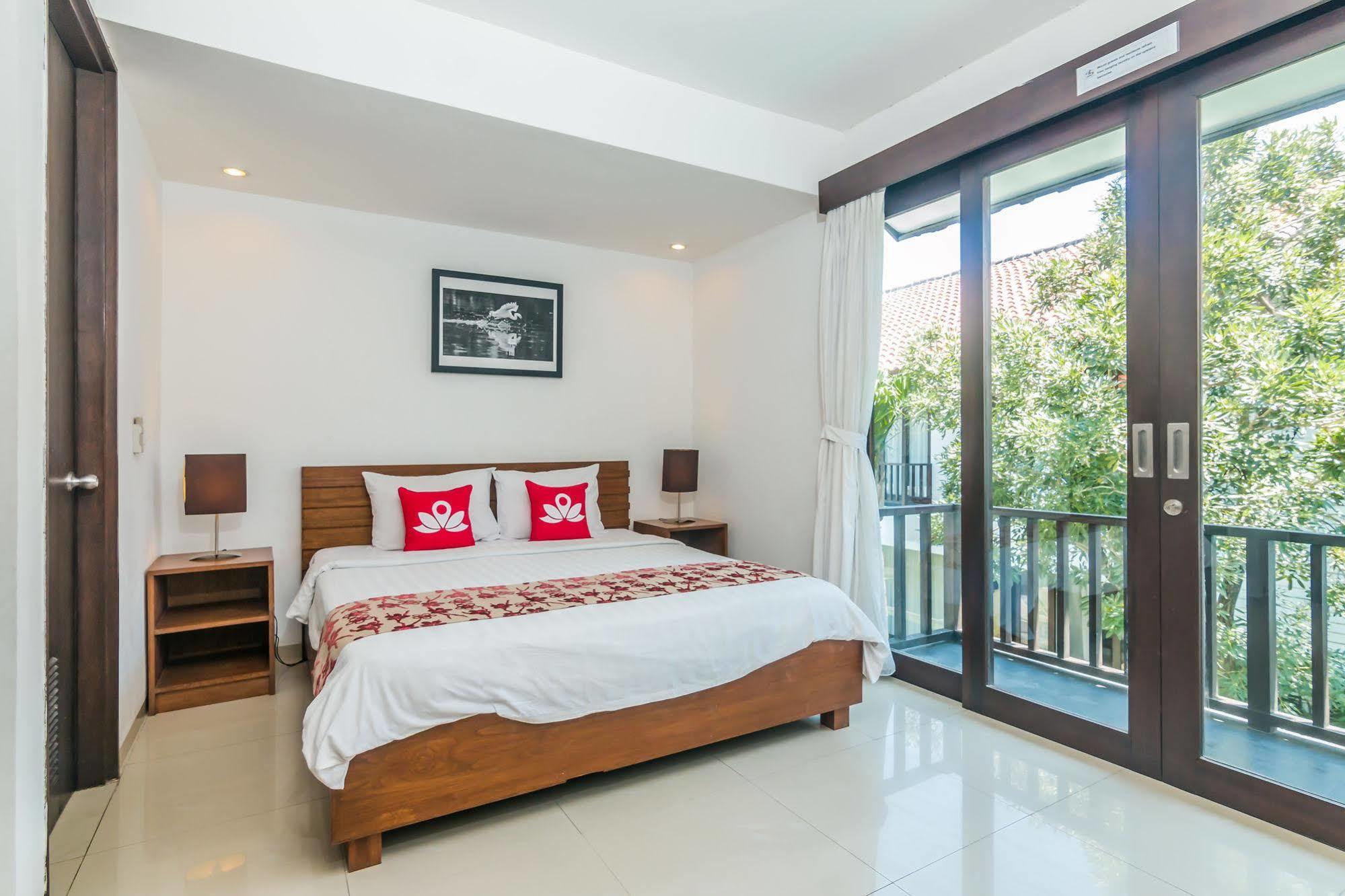 Zen Rooms Dewi Ratih Seminyak Kuta  Exterior photo