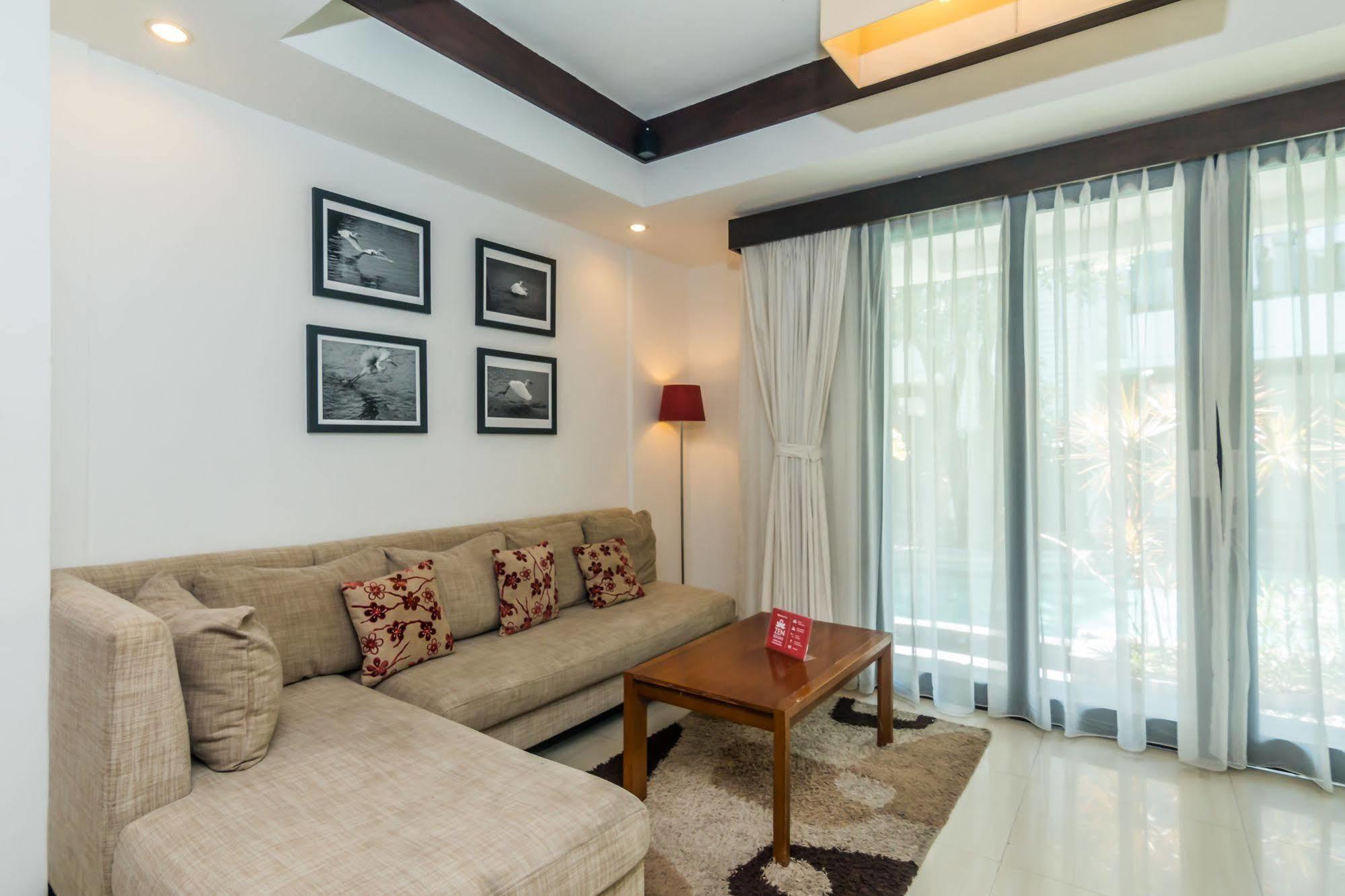 Zen Rooms Dewi Ratih Seminyak Kuta  Exterior photo