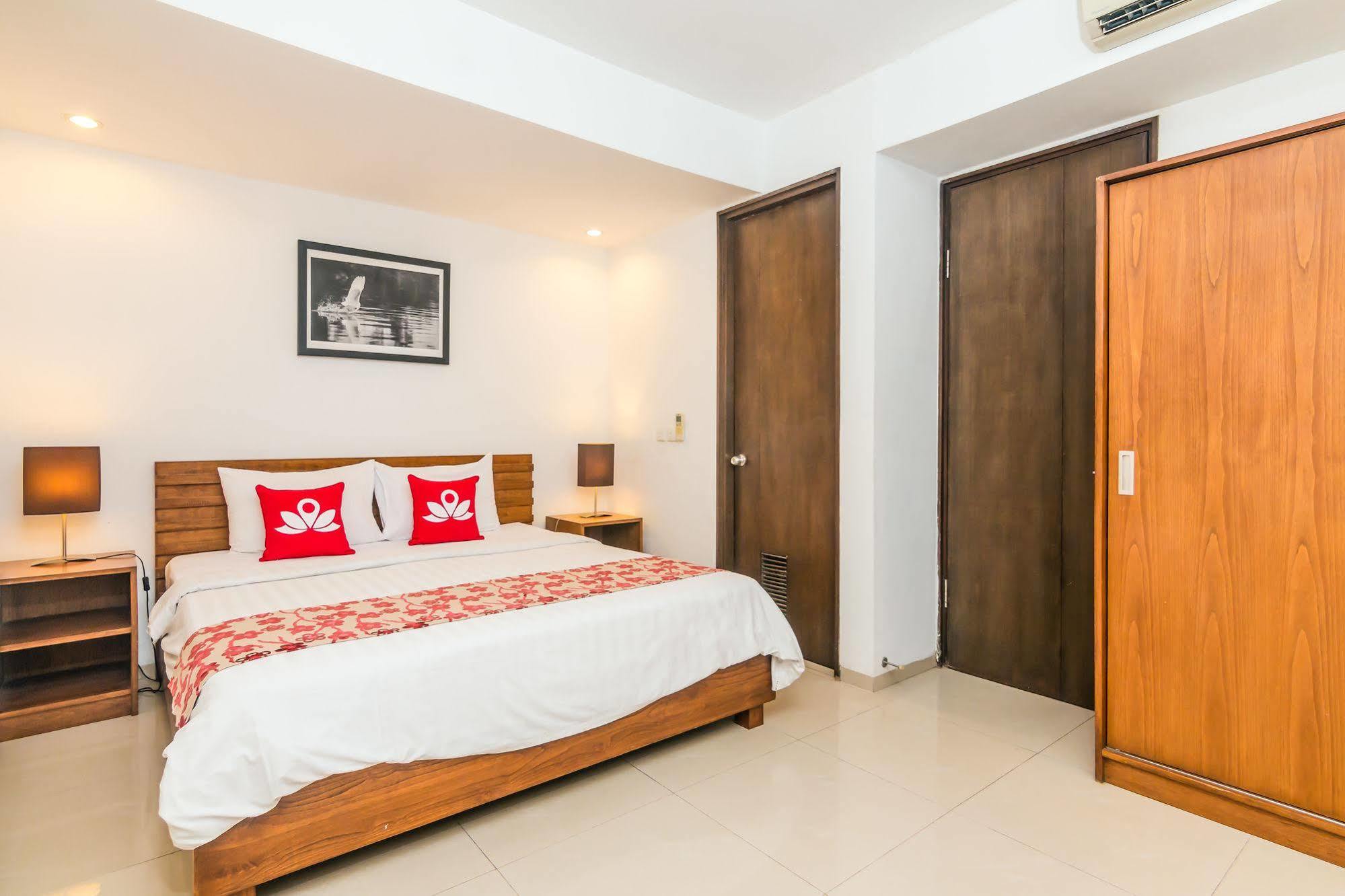 Zen Rooms Dewi Ratih Seminyak Kuta  Exterior photo